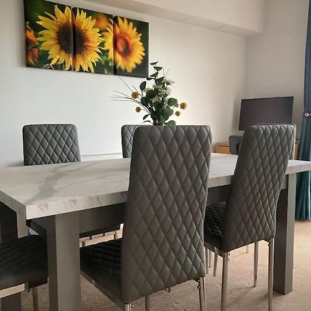 Beautiful 2 Bedroom Flat Overlooking Golf Course Carnoustie Buitenkant foto