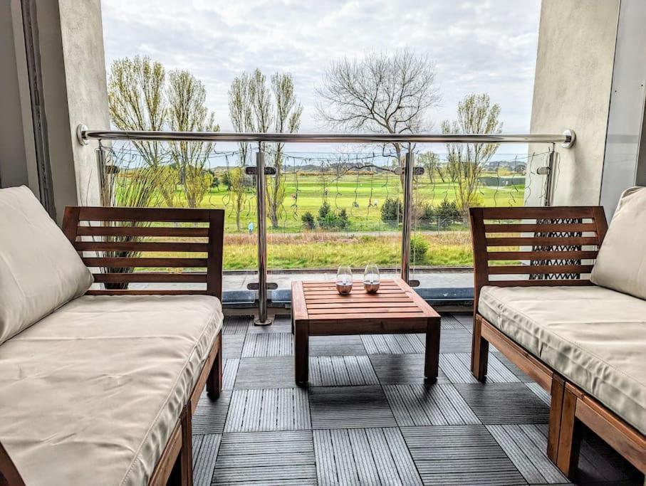 Beautiful 2 Bedroom Flat Overlooking Golf Course Carnoustie Buitenkant foto